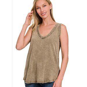 Zenana Crinkle Wash V-Neck Sleeveless Tank in Mocha - Sz S